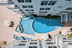 Royal Kahal Beach Resort