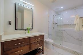 Royal Kahal Beach Resort