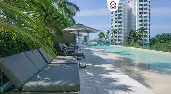 Beachfront Paradise at Armandos Le Club