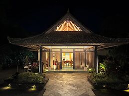 Strawberry Hill Hotel & Restaurant