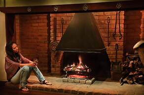 Strawberry Hill Hotel & Restaurant