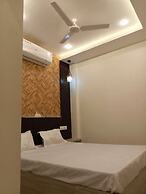 Goroomgo Kshipra Guest House Ujjain