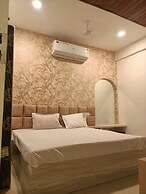 Goroomgo Kshipra Guest House Ujjain