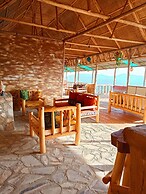 Bwindi Neckview Lodge