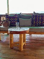 Bwindi Neckview Lodge