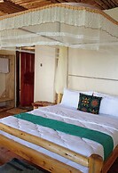Bwindi Neckview Lodge
