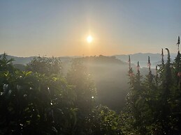 Bwindi Neckview Lodge