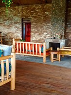 Bwindi Neckview Lodge