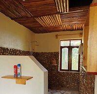 Bwindi Neckview Lodge
