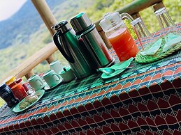 Bwindi Neckview Lodge