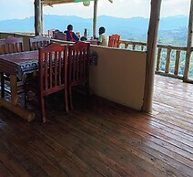 Bwindi Neckview Lodge