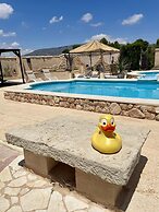 Pinoso/ubeda House With 6 Bedrooms