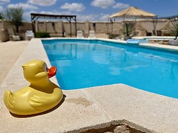 Pinoso/ubeda House With 6 Bedrooms