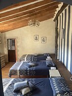 Pinoso/ubeda House With 6 Bedrooms