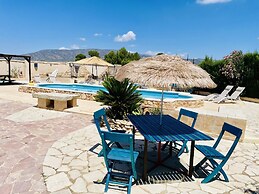 Pinoso/ubeda House With 6 Bedrooms