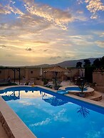 Pinoso/ubeda House With 6 Bedrooms