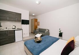 Room-studio With Sea Views and Large Ter