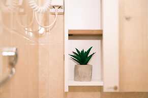 Room-studio With Sea Views and Large Ter