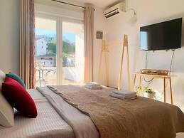 Room-studio With Sea Views and Large Ter