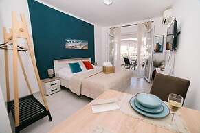 Room-studio With Sea Views and Large Ter