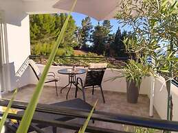 Room-studio With Sea Views and Large Ter