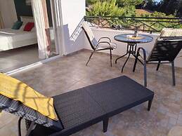 Room-studio With Sea Views and Large Ter