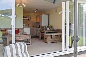 Harbour Reach - Close to Beach Parking