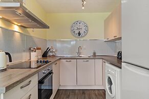 Harbour Reach - Close to Beach Parking