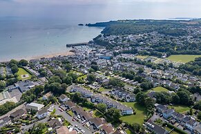 Harbour Reach - Close to Beach Parking
