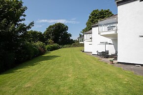 Harbour Reach - Close to Beach Parking