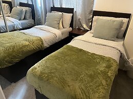 Basildon 3 Bedroom - Free Parking, Private Garden