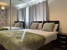 Basildon 3 Bedroom - Free Parking, Private Garden