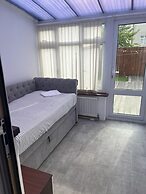 Basildon 3 Bedroom - Free Parking, Private Garden