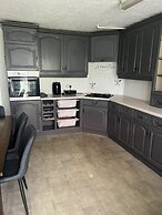 Basildon 3 Bedroom - Free Parking, Private Garden