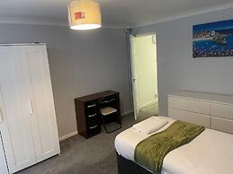 Basildon 3 Bedroom - Free Parking, Private Garden