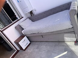 Basildon 3 Bedroom - Free Parking, Private Garden