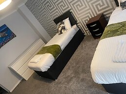 Basildon 3 Bedroom - Free Parking, Private Garden