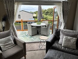 Edinburgh Lodge-sleeps 6-pet Friendly-beach&views