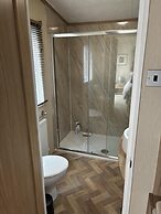 Edinburgh Lodge-sleeps 6-pet Friendly-beach&views