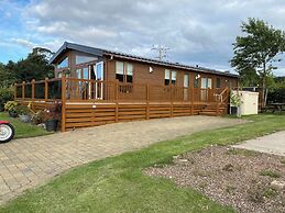 Edinburgh Lodge-sleeps 6-pet Friendly-beach&views