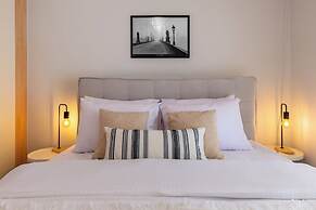 Phaedrus Living Moschato City Flat