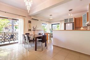 Phaedrus Living Moschato City Flat