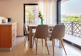 Phaedrus Living Moschato City Flat