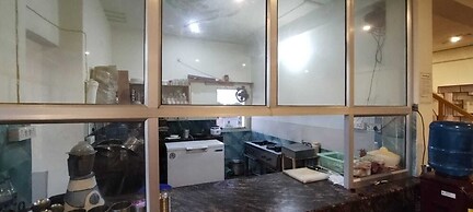 Sunrise Homestay Agra-Rooftop View Taj Mahal