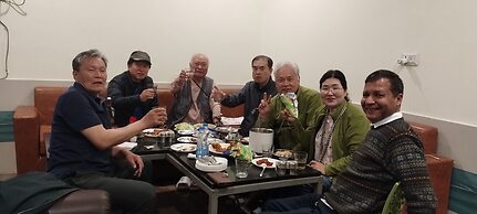 Sunrise Homestay Agra-Rooftop View Taj Mahal