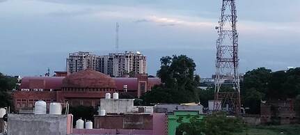 Sunrise Homestay Agra-Rooftop View Taj Mahal