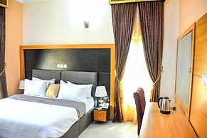 G- throne Hotel and Suites