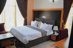 G- throne Hotel and Suites