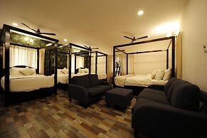 Brown Town Resort & Spa