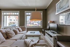 Spacious Apartment Near the Beach in De Haan